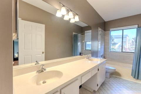 Condo in Plantation, Florida, 2 bedrooms  № 2280783 - photo 8