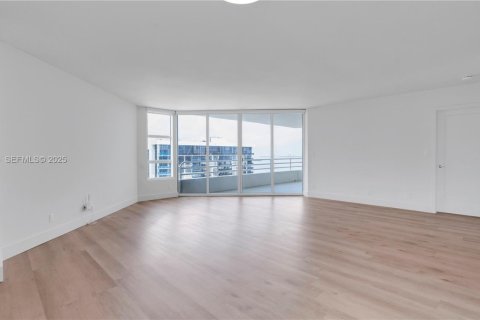 Apartment in Miami, Florida 1 bedroom, 96.25 sq.m. № 1986376 - photo 9