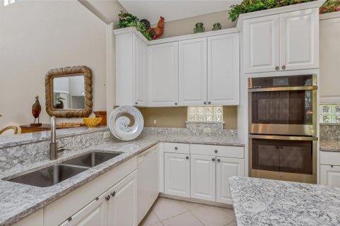 House in Punta Gorda, Florida 4 bedrooms, 217.21 sq.m. № 2166152 - photo 17