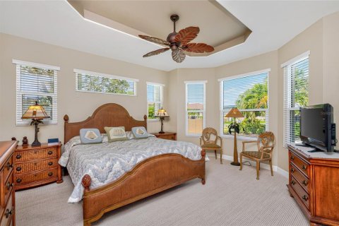 House in Punta Gorda, Florida 4 bedrooms, 217.21 sq.m. № 2166152 - photo 19