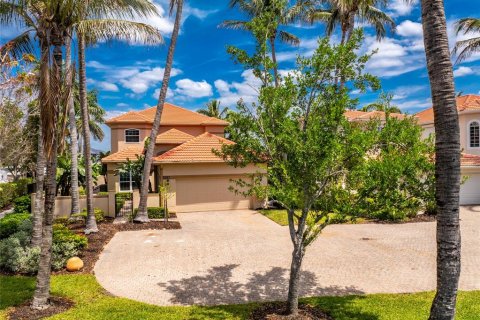 House in Punta Gorda, Florida 4 bedrooms, 217.21 sq.m. № 2166152 - photo 3