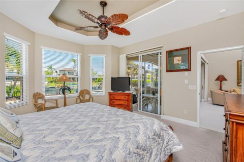 House in Punta Gorda, Florida 4 bedrooms, 217.21 sq.m. № 2166152 - photo 21