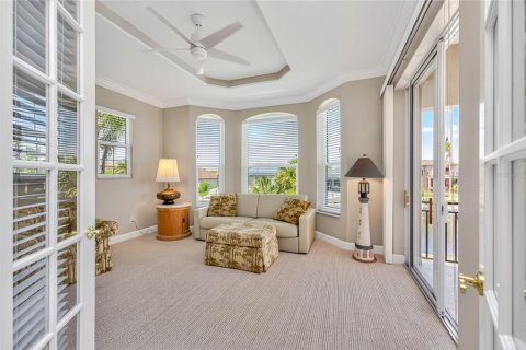 House in Punta Gorda, Florida 4 bedrooms, 217.21 sq.m. № 2166152 - photo 25