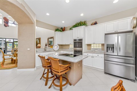 House in Punta Gorda, Florida 4 bedrooms, 217.21 sq.m. № 2166152 - photo 13
