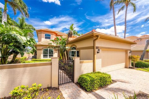 House in Punta Gorda, Florida 4 bedrooms, 217.21 sq.m. № 2166152 - photo 4