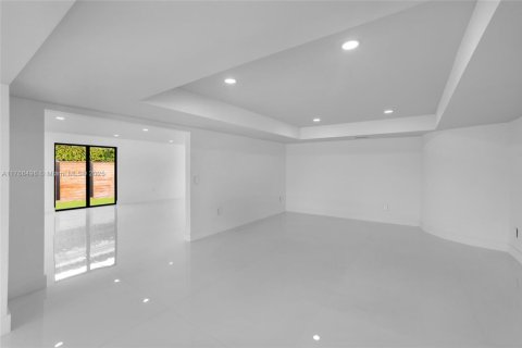 Casa en venta en Hallandale Beach, Florida, 5 dormitorios, 484.95 m2 № 1731606 - foto 27