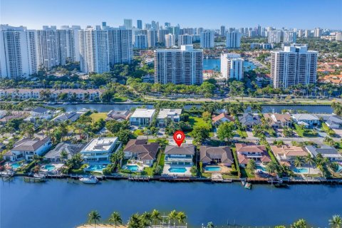Casa en venta en Hallandale Beach, Florida, 5 dormitorios, 484.95 m2 № 1731606 - foto 4