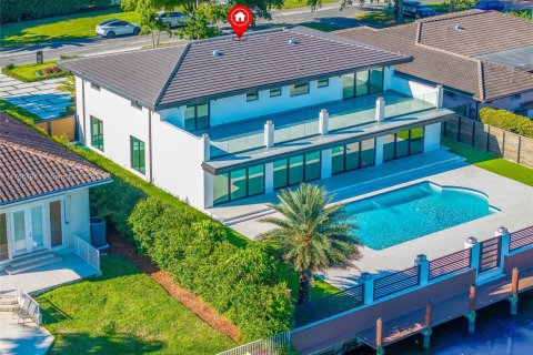 Casa en venta en Hallandale Beach, Florida, 5 dormitorios, 484.95 m2 № 1731606 - foto 5