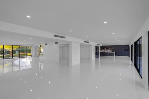 Casa en venta en Hallandale Beach, Florida, 5 dormitorios, 484.95 m2 № 1731606 - foto 26