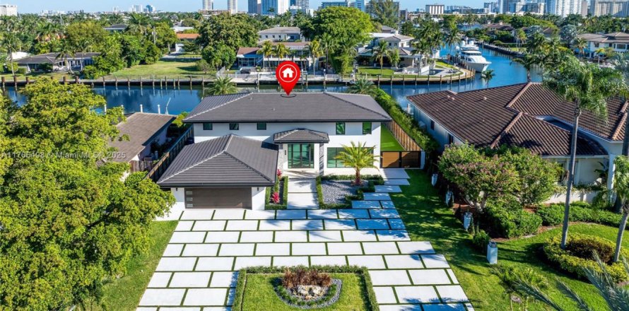 Casa en Hallandale Beach, Florida 5 dormitorios, 484.95 m2 № 1731606