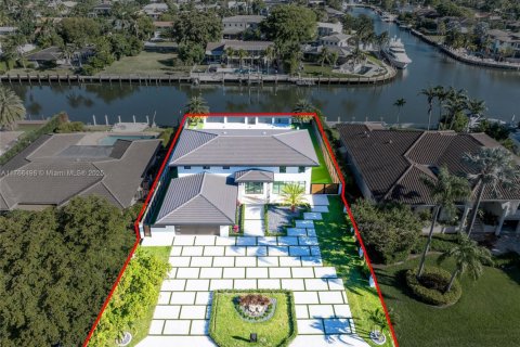 Casa en venta en Hallandale Beach, Florida, 5 dormitorios, 484.95 m2 № 1731606 - foto 2