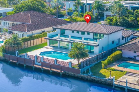 Casa en venta en Hallandale Beach, Florida, 5 dormitorios, 484.95 m2 № 1731606 - foto 6