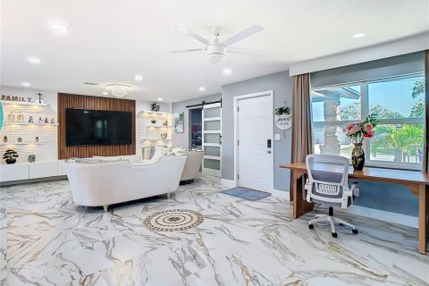 Casa en alquiler en Tampa, Florida, 3 dormitorios, 156.63 m2 № 1886895 - foto 5