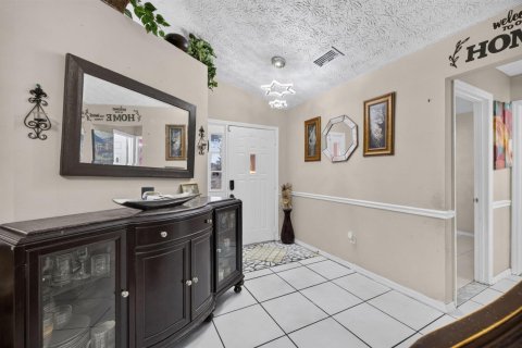 House in Port St. Lucie, Florida 3 bedrooms, 124.4 sq.m. № 2184976 - photo 4
