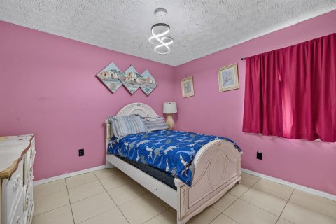 House in Port St. Lucie, Florida 3 bedrooms, 124.4 sq.m. № 2184976 - photo 24