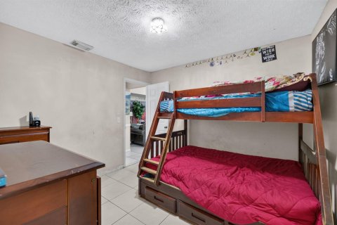 House in Port St. Lucie, Florida 3 bedrooms, 124.4 sq.m. № 2184976 - photo 22