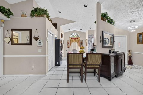 House in Port St. Lucie, Florida 3 bedrooms, 124.4 sq.m. № 2184976 - photo 11