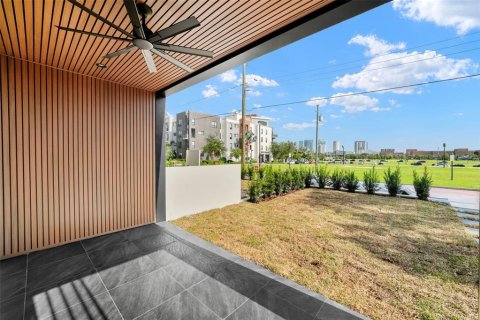 Adosado en venta en Tampa, Florida, 4 dormitorios, 308.25 m2 № 1661931 - foto 22