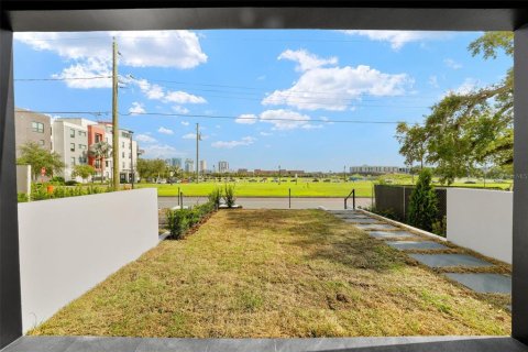 Adosado en venta en Tampa, Florida, 4 dormitorios, 308.25 m2 № 1661931 - foto 23