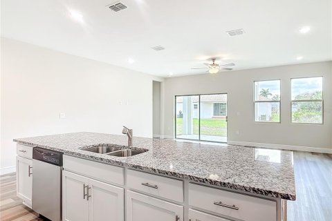 Villa ou maison à vendre à North Port, Floride: 4 chambres, 168.15 m2 № 2167380 - photo 10