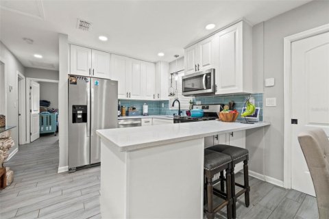 Villa ou maison à vendre à Saint Petersburg, Floride: 3 chambres, 92.53 m2 № 1762148 - photo 6