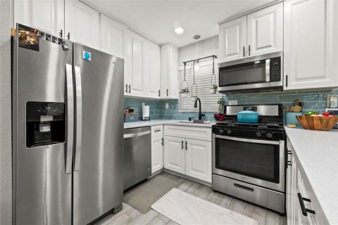 Villa ou maison à vendre à Saint Petersburg, Floride: 3 chambres, 92.53 m2 № 1762148 - photo 7
