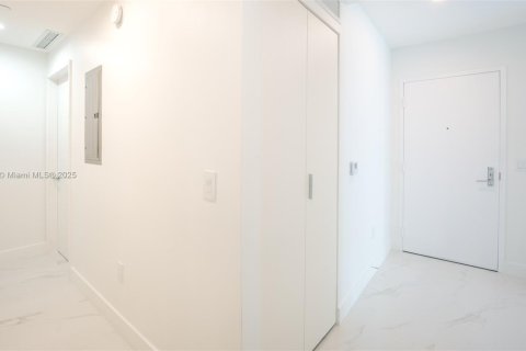 Снять в аренду кондоминиум в Майами, Флорида 3 спальни, 162.58м2, № 1888068 - фото 29