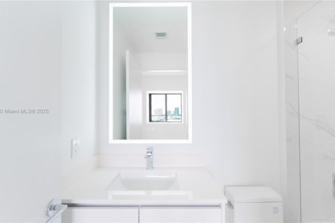 Снять в аренду кондоминиум в Майами, Флорида 3 спальни, 162.58м2, № 1888068 - фото 24