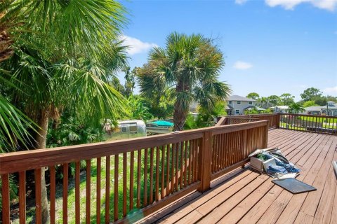 House in Fort Myers, Florida 3 bedrooms, 111.48 sq.m. № 1906922 - photo 9