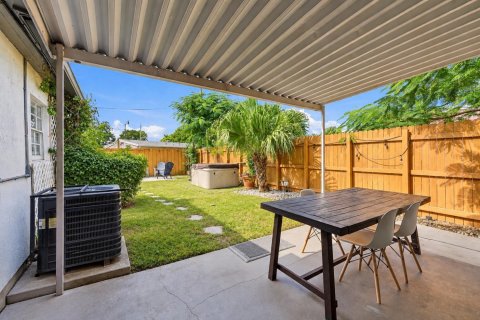 House in Pompano Beach, Florida 3 bedrooms, 131.92 sq.m. № 2392754 - photo 30