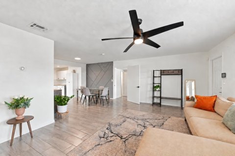 House in Pompano Beach, Florida 3 bedrooms, 131.92 sq.m. № 2392754 - photo 9