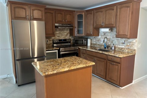 Condo in Deerfield Beach, Florida, 1 bedroom  № 2011991 - photo 5