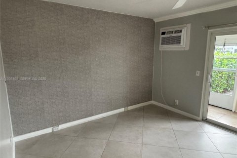Condo in Deerfield Beach, Florida, 1 bedroom  № 2011991 - photo 13