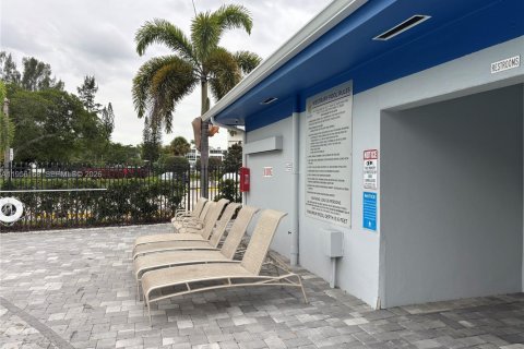 Condo in Deerfield Beach, Florida, 1 bedroom  № 2011991 - photo 19