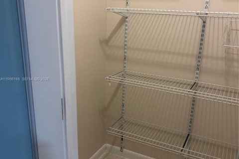 Condo in Deerfield Beach, Florida, 1 bedroom  № 2011991 - photo 10