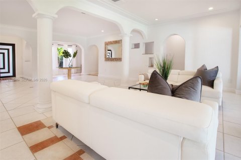 Villa ou maison à vendre à Miami, Floride: 5 chambres, 475.57 m2 № 2080370 - photo 4