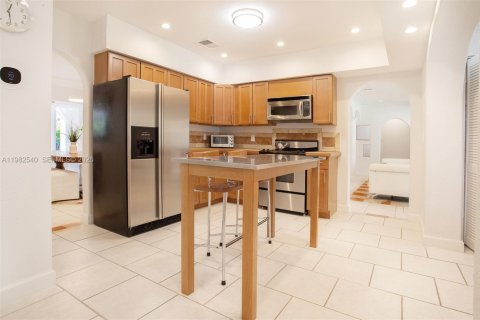 Villa ou maison à vendre à Miami, Floride: 5 chambres, 475.57 m2 № 2080370 - photo 16