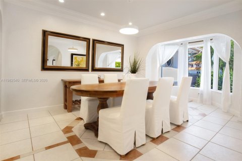 Villa ou maison à vendre à Miami, Floride: 5 chambres, 475.57 m2 № 2080370 - photo 9