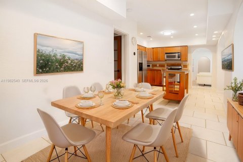 Villa ou maison à vendre à Miami, Floride: 5 chambres, 475.57 m2 № 2080370 - photo 20