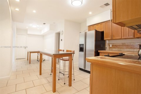 Villa ou maison à vendre à Miami, Floride: 5 chambres, 475.57 m2 № 2080370 - photo 19