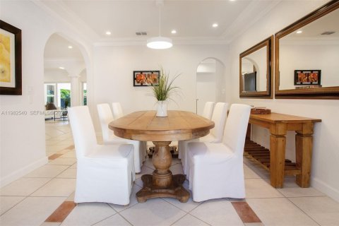 Villa ou maison à vendre à Miami, Floride: 5 chambres, 475.57 m2 № 2080370 - photo 8