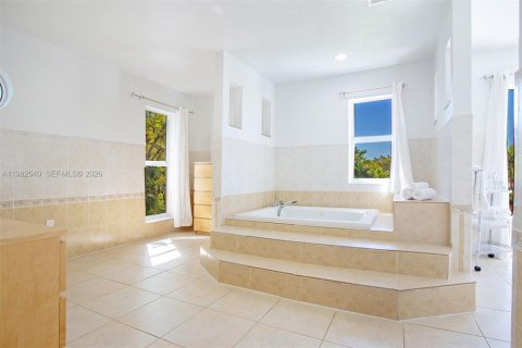 Villa ou maison à vendre à Miami, Floride: 5 chambres, 475.57 m2 № 2080370 - photo 30