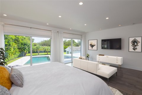 House in Miami Shores, Florida 5 bedrooms, 301 sq.m. № 1857533 - photo 10