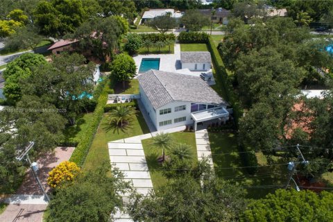 House in Miami Shores, Florida 5 bedrooms, 301 sq.m. № 1857533 - photo 27