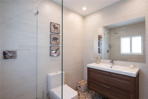 House in Miami Shores, Florida 5 bedrooms, 301 sq.m. № 1857533 - photo 30