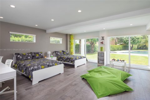House in Miami Shores, Florida 5 bedrooms, 301 sq.m. № 1857533 - photo 20