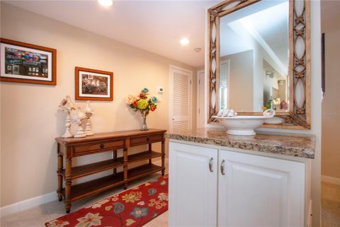 Condo in Sarasota, Florida, 2 bedrooms № 2099083 - photo 6