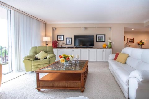 Condo in Sarasota, Florida, 2 bedrooms № 2099083 - photo 25