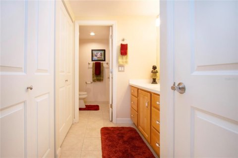 Condo in Sarasota, Florida, 2 bedrooms № 2099083 - photo 30