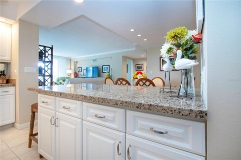 Condo in Sarasota, Florida, 2 bedrooms № 2099083 - photo 16